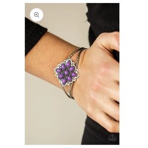 Paparrazzi Purple Flower  Bracelet
